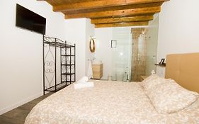 Los Alonsos - Open Mall - By AZ Rentals